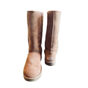 UGG Classic Tall Boots Size 9 Chestnut Brown Sheepskin Suede Boots